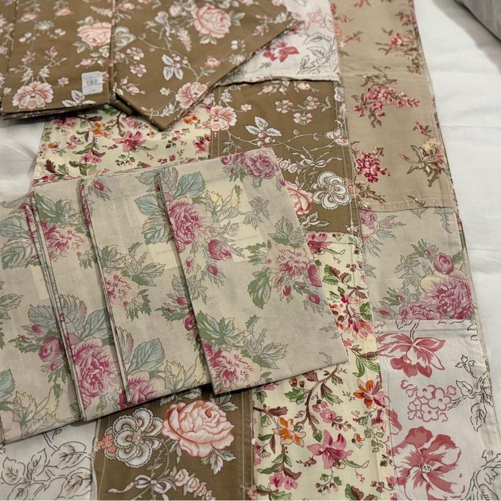 Four New Pottery Barn Vintage Floral Pastel Spring Napkins, S/4, 20”, 2017